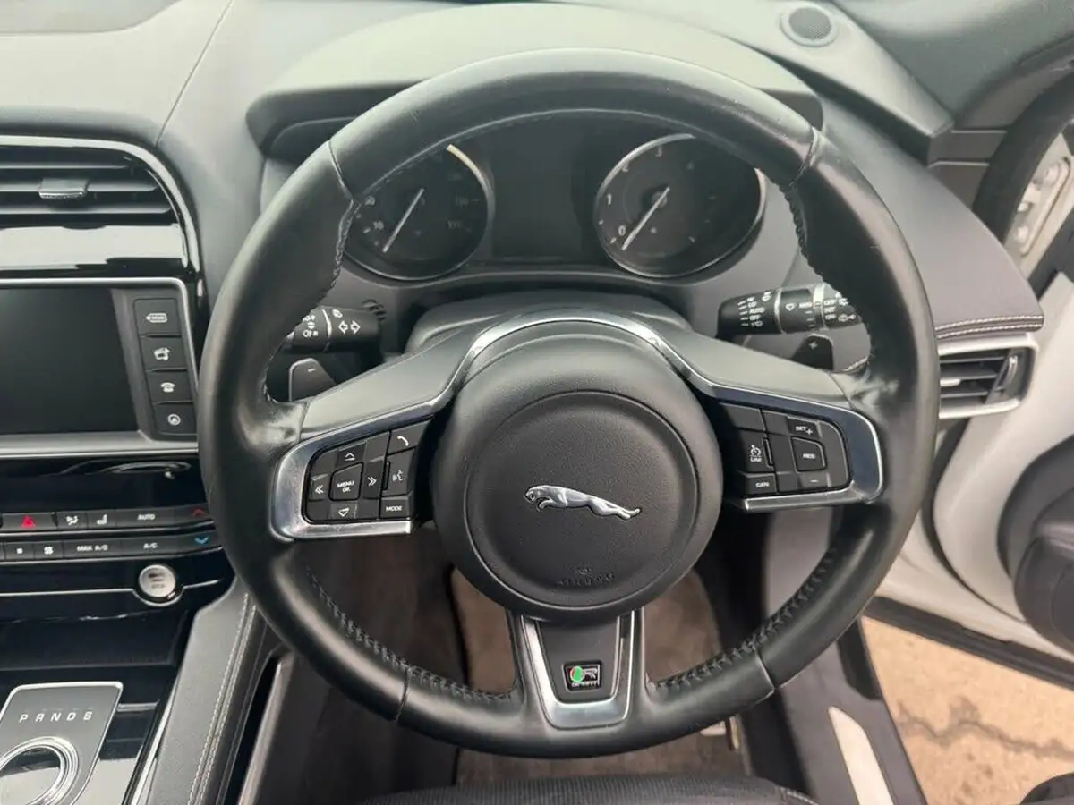 2016-jaguar-f-pace-20-i4d-r-sport-awd-auto-big-53