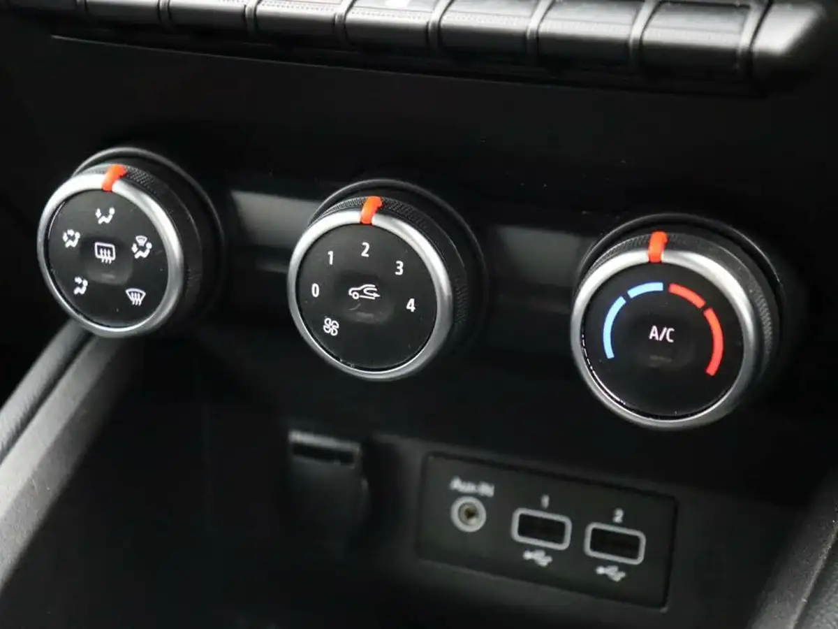 2021-renault-clio-10-sce-play-65ps-big-28
