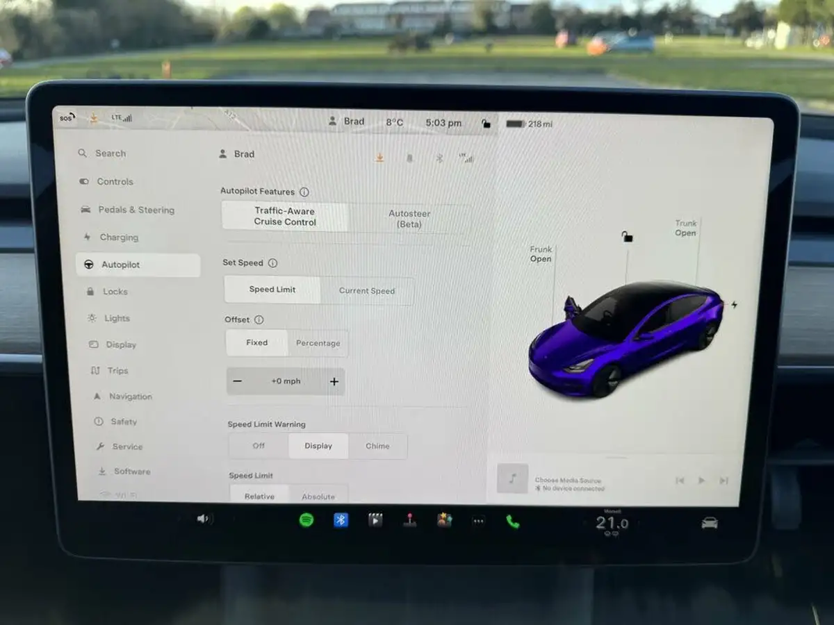 2022-tesla-model-3-e-rwd-big-50