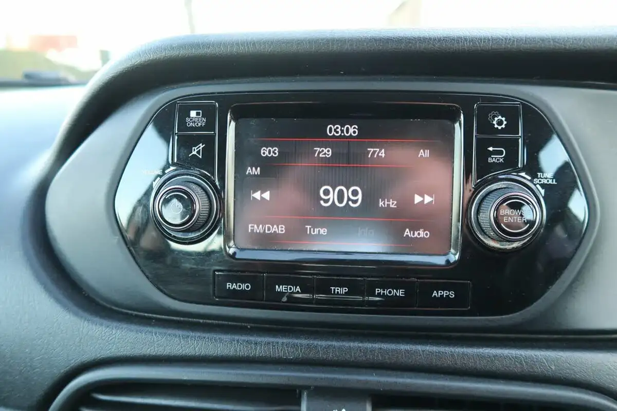 2017-fiat-tipo-14-easy-plus-hatchback-big-40