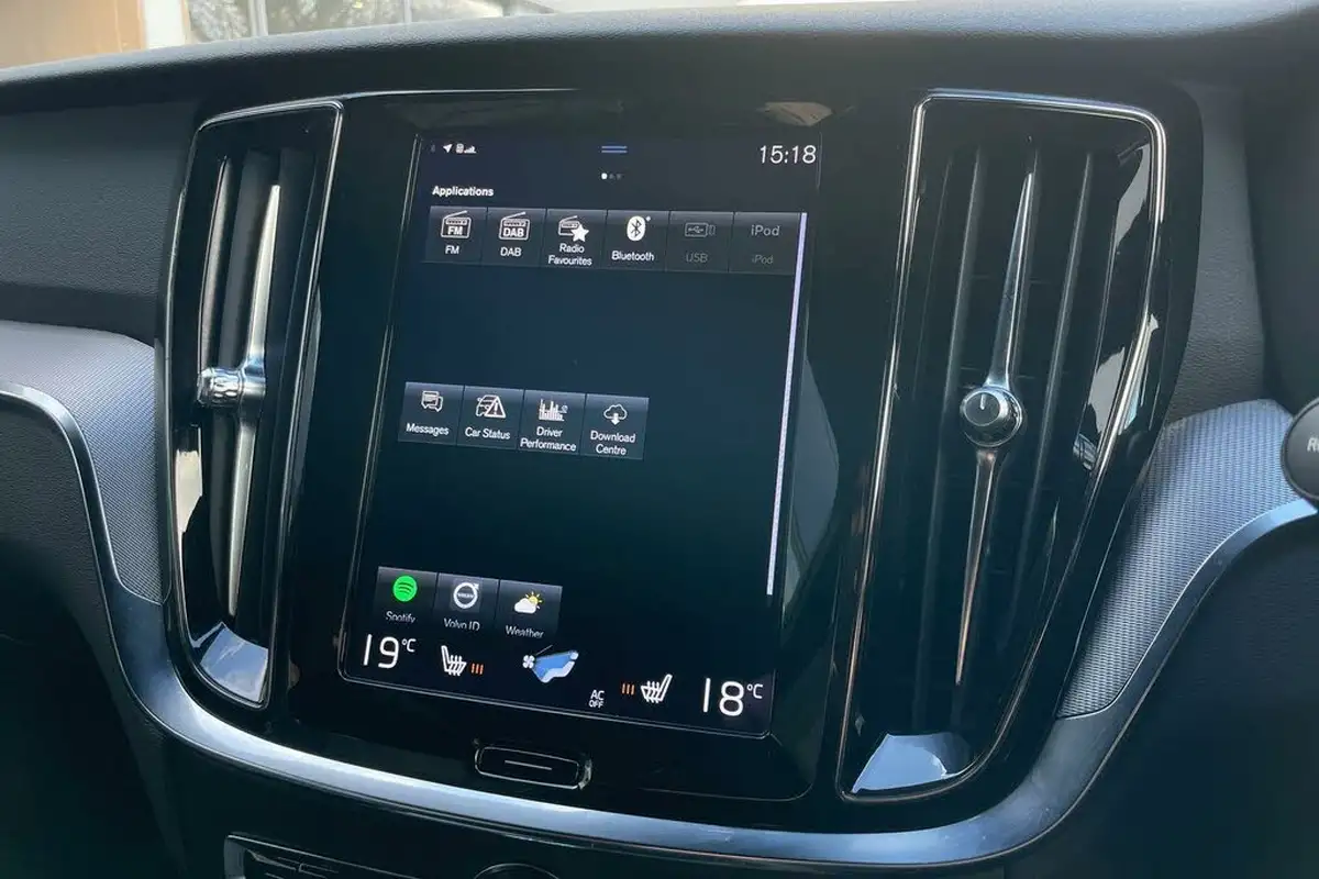 2021-volvo-v60-20-t6-r-design-350bhp-plug-in-hybrid-big-39