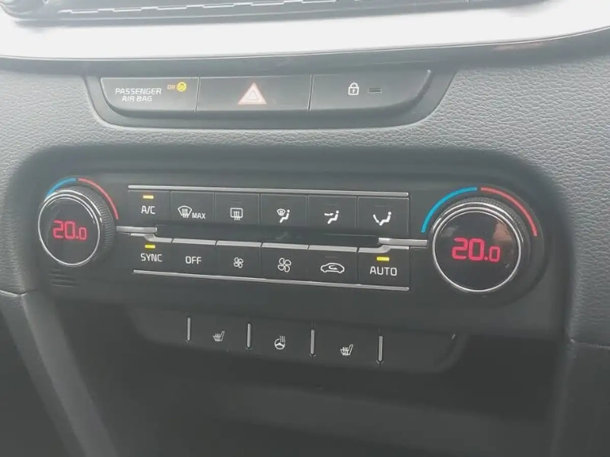 2024-kia-ceed-15-t-gdi-3-sportswagon-dct-big-16