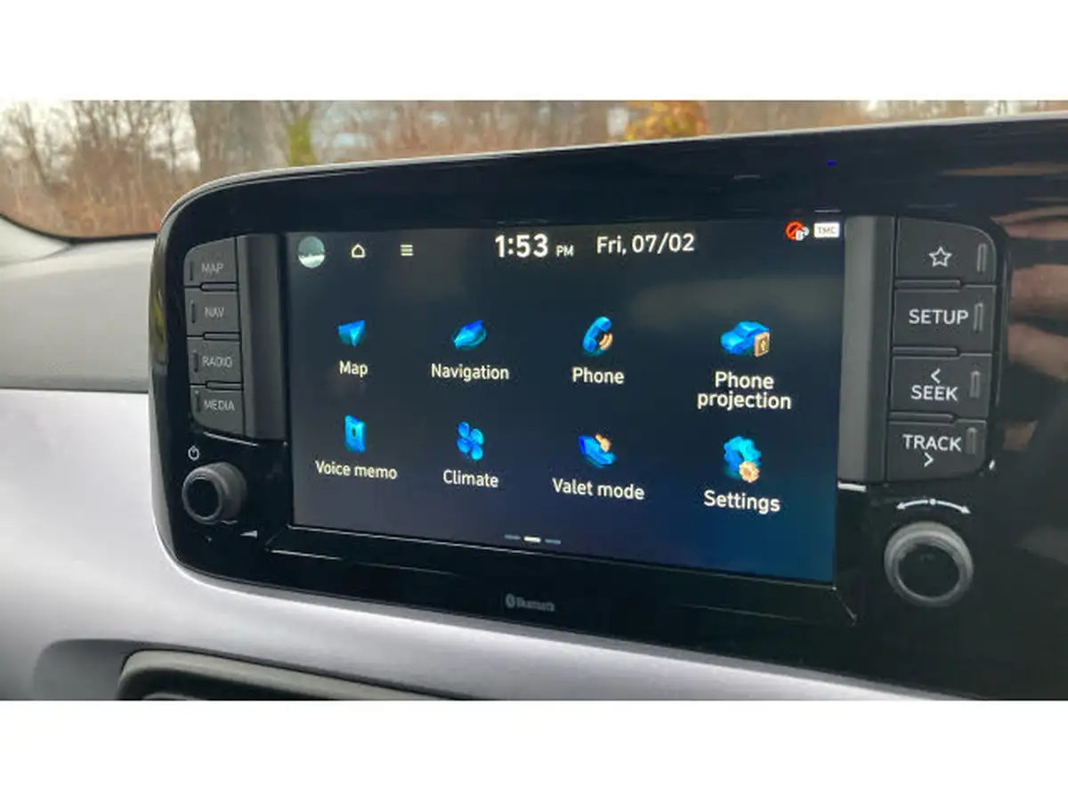 2024-hyundai-i10-12-premium-79ps-auto-big-36