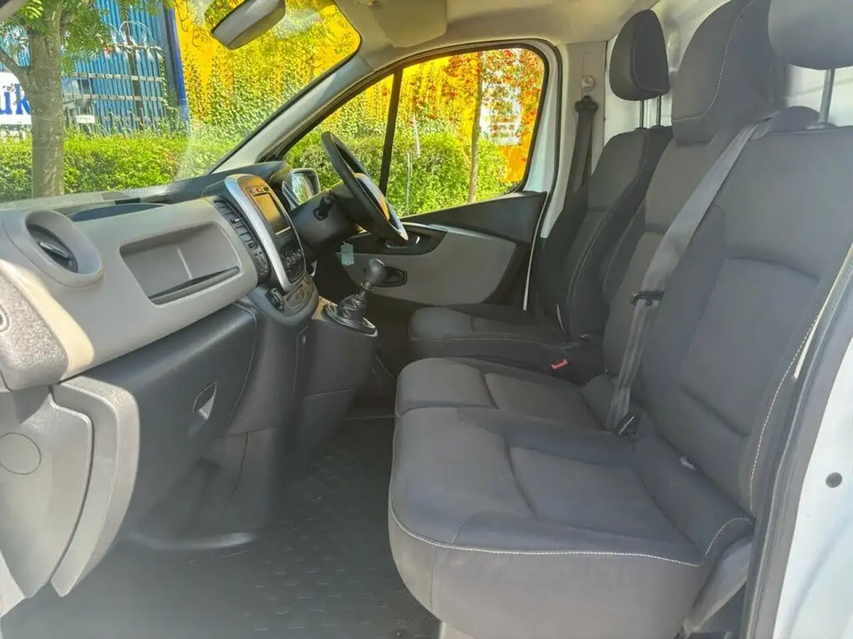 2019-renault-trafic-16dci-ll29-125-business-panel-big-13