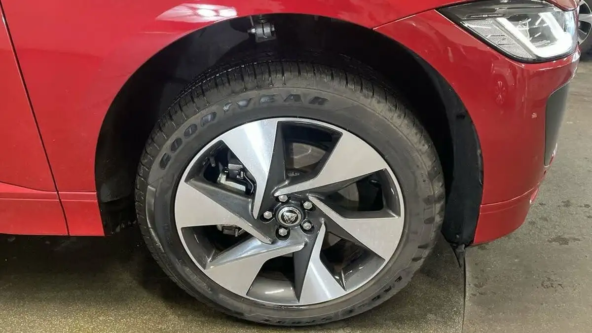 2024-jaguar-i-pace-ev400-r-dynamic-se-black-big-11