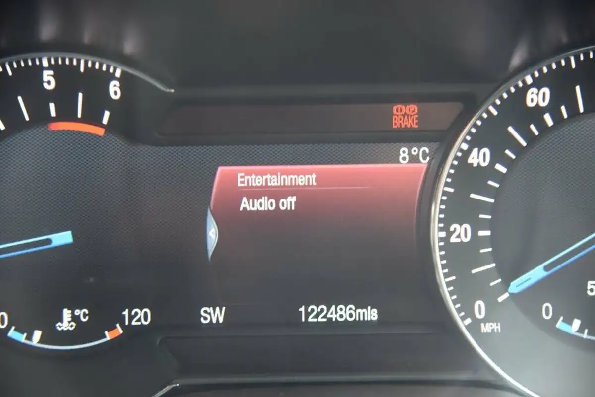 2016-ford-mondeo-20tdci-titanium-180ps-hatchback-big-26