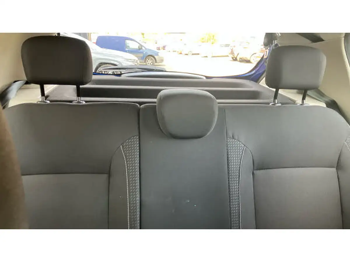 2020-dacia-sandero-10-sce-essential-big-14