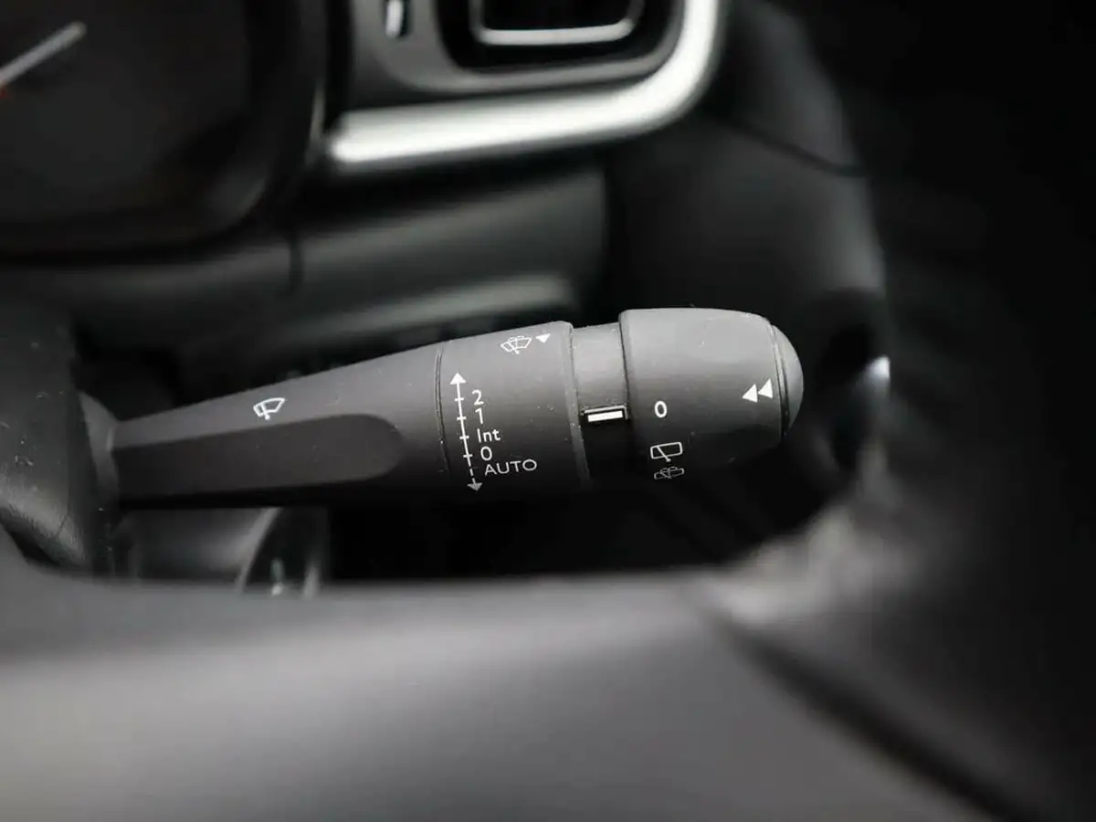 2021-citroen-c3-12-puretech-shine-110ps-eat6-big-29
