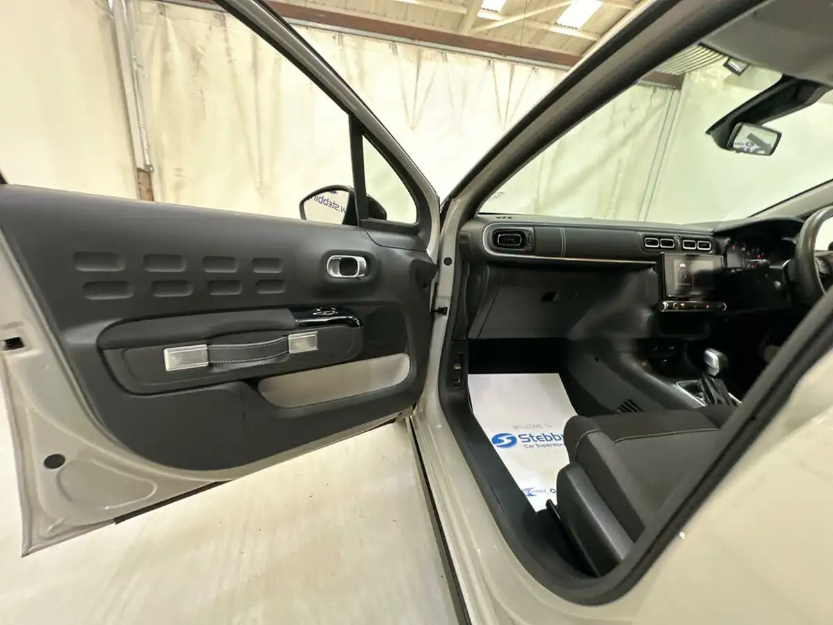 2023-citroen-c3-12-puretech-c-series-edition-110ps-ss-eat6-big-29