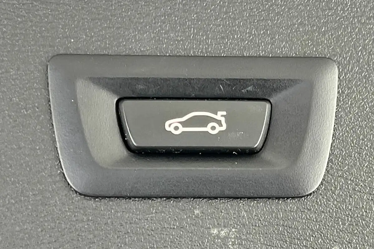 2019-bmw-x1-20-sdrive-20i-xline-sdrive20i-big-37
