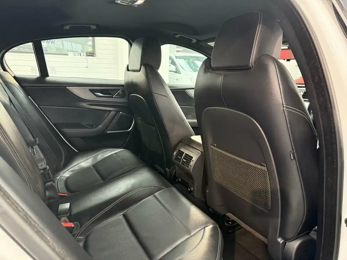 2020-jaguar-xe-20d-r-dynamic-se-awd-big-3