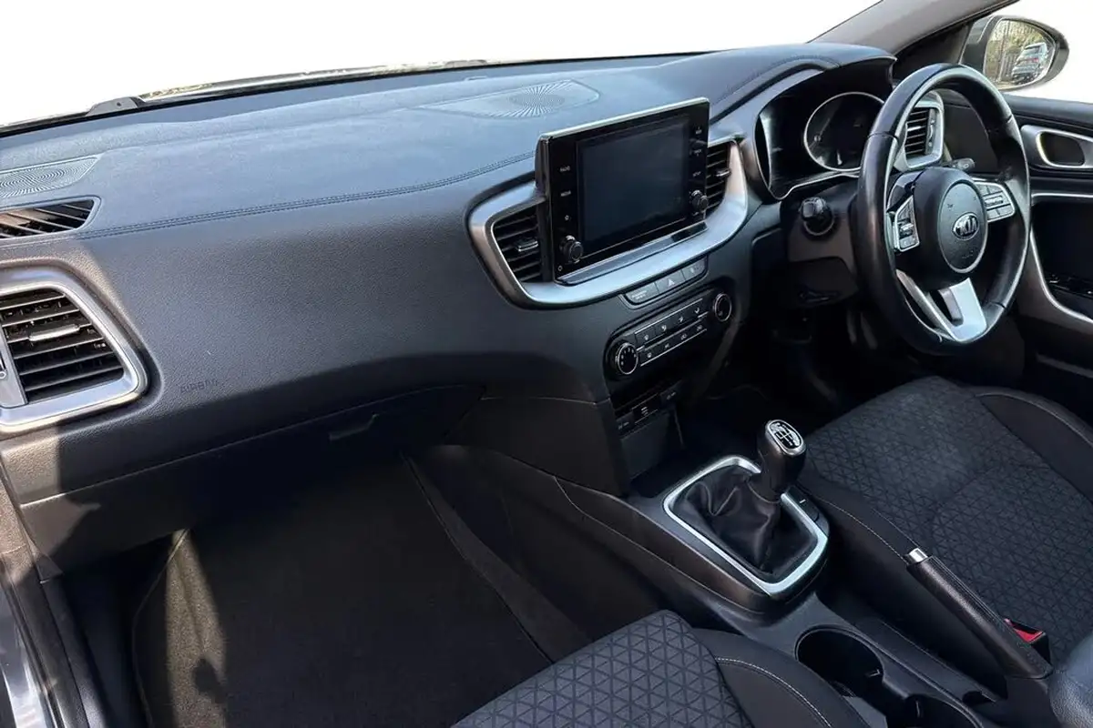 2021-kia-ceed-16crdi-2-134bhp-48v-mhev-hatchback-big-14