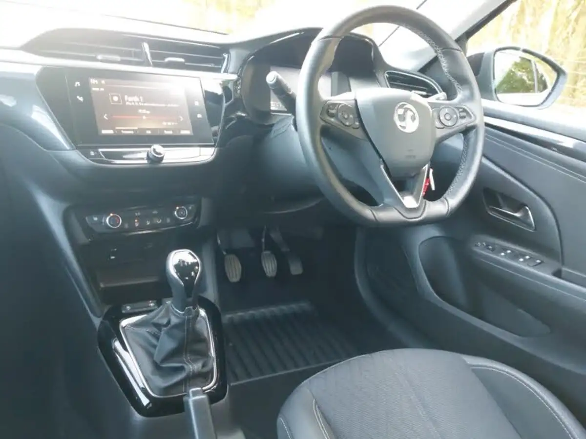2022-vauxhall-corsa-12i-elite-edition-big-10