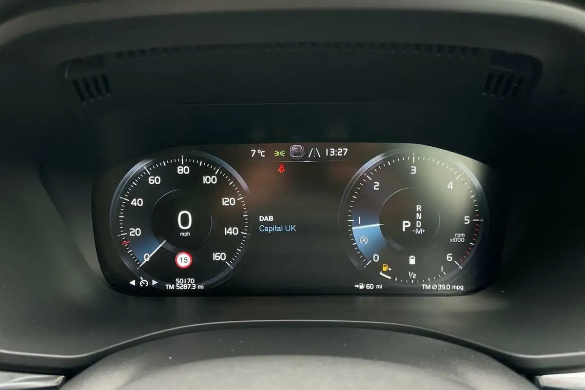 2021-volvo-xc60-20td-b4-inscription-awd-big-46