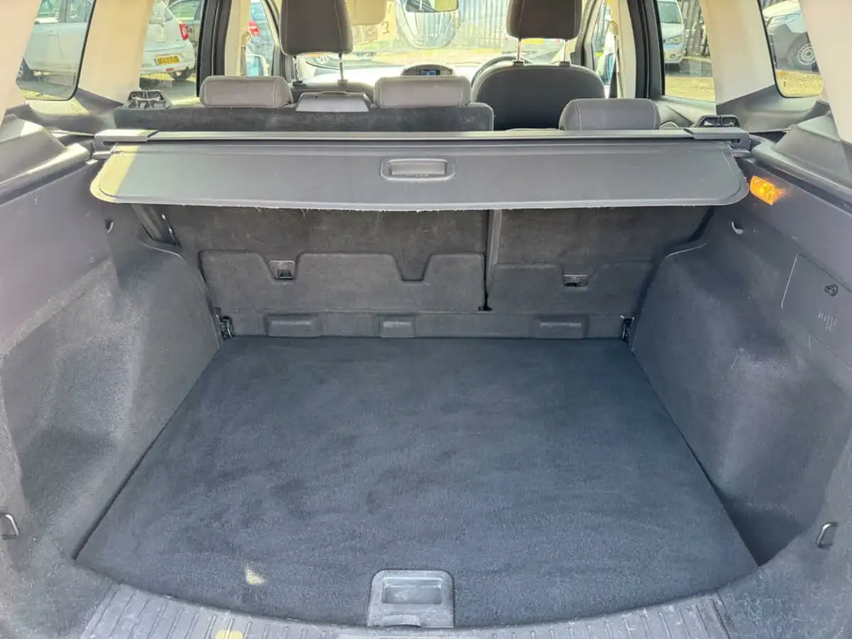 2013-ford-kuga-20tdci-zetec-big-14