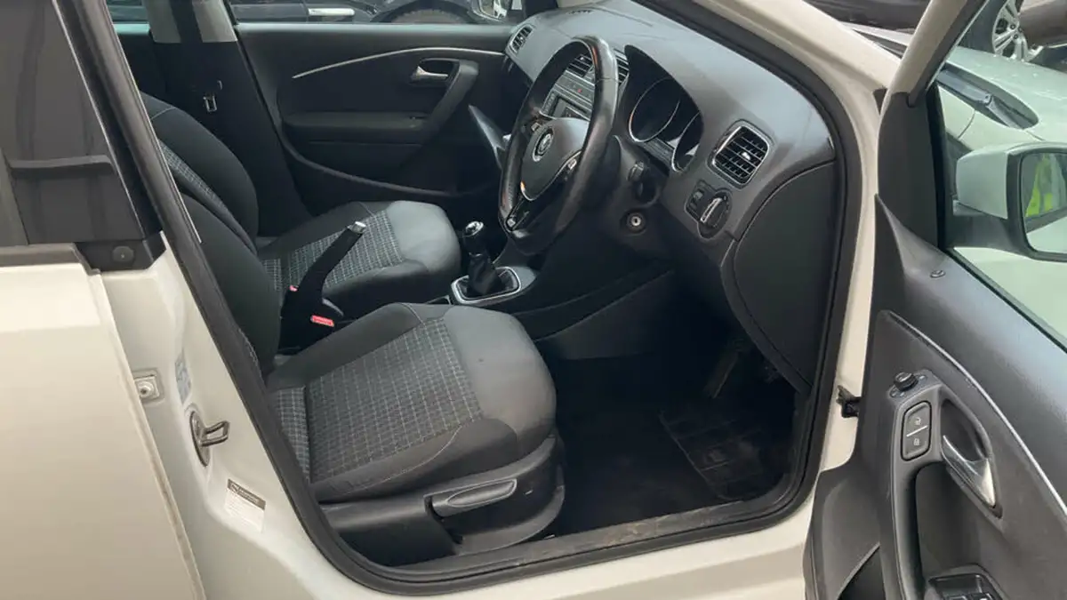 2016-volkswagen-polo-big-6