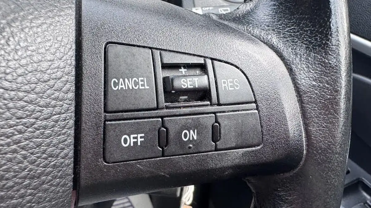 2010-mazda-mazda5-20-sport-150ps-1998cc-big-29