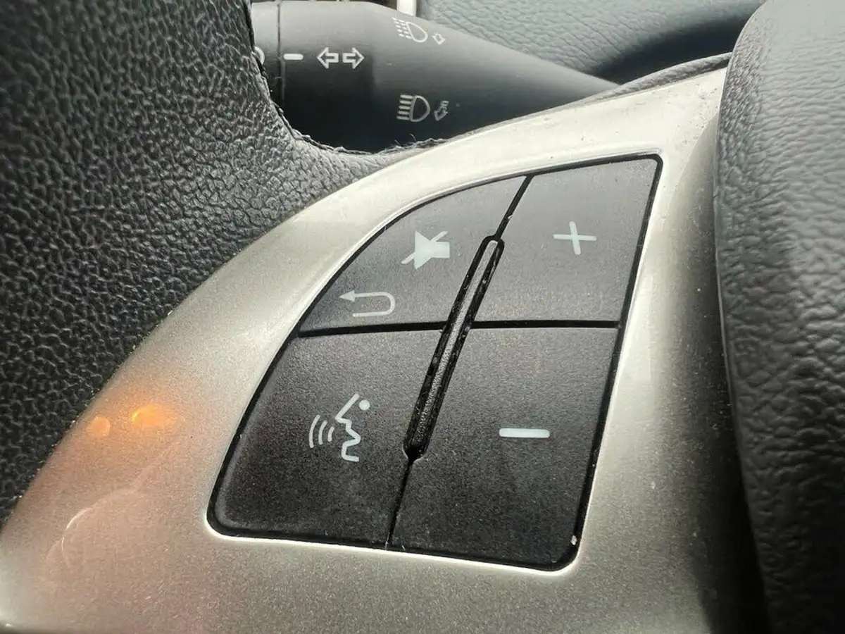 2014-chrysler-ypsilon-12-se-big-24