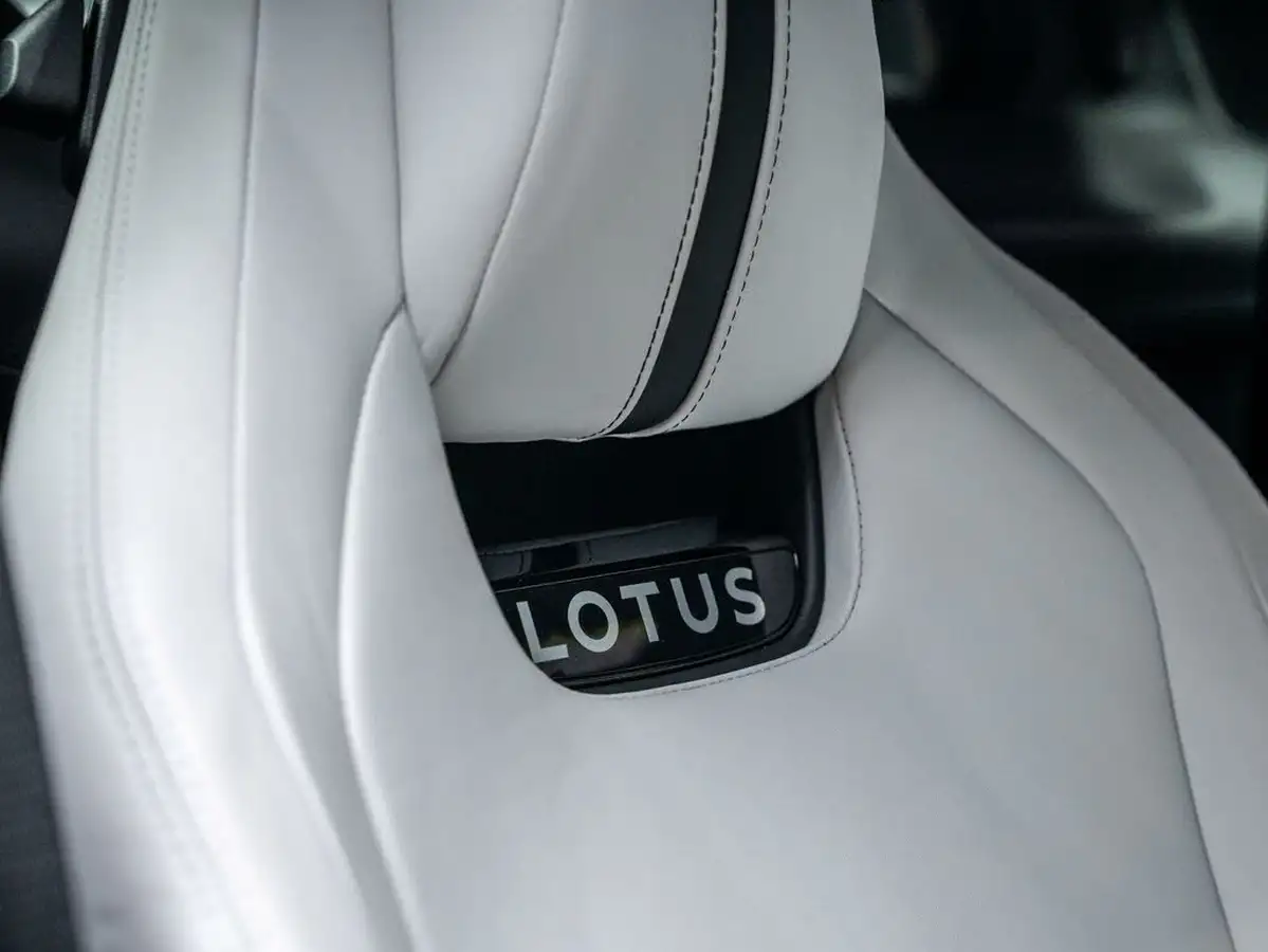 2022-lotus-emira-35-first-edition-v6-big-40