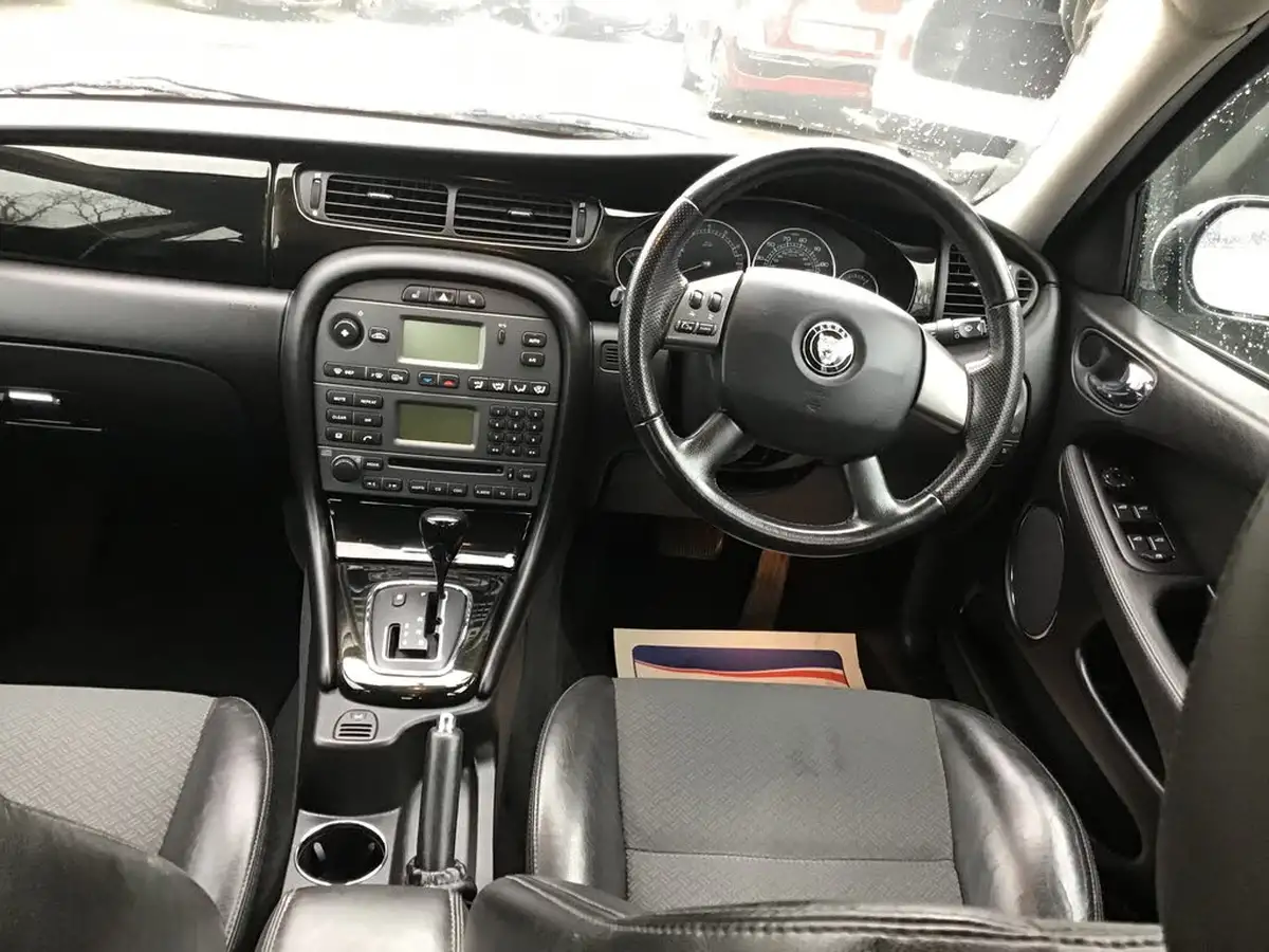 2007-jaguar-x-type-25-sport-saloon-4d-auto-big-18