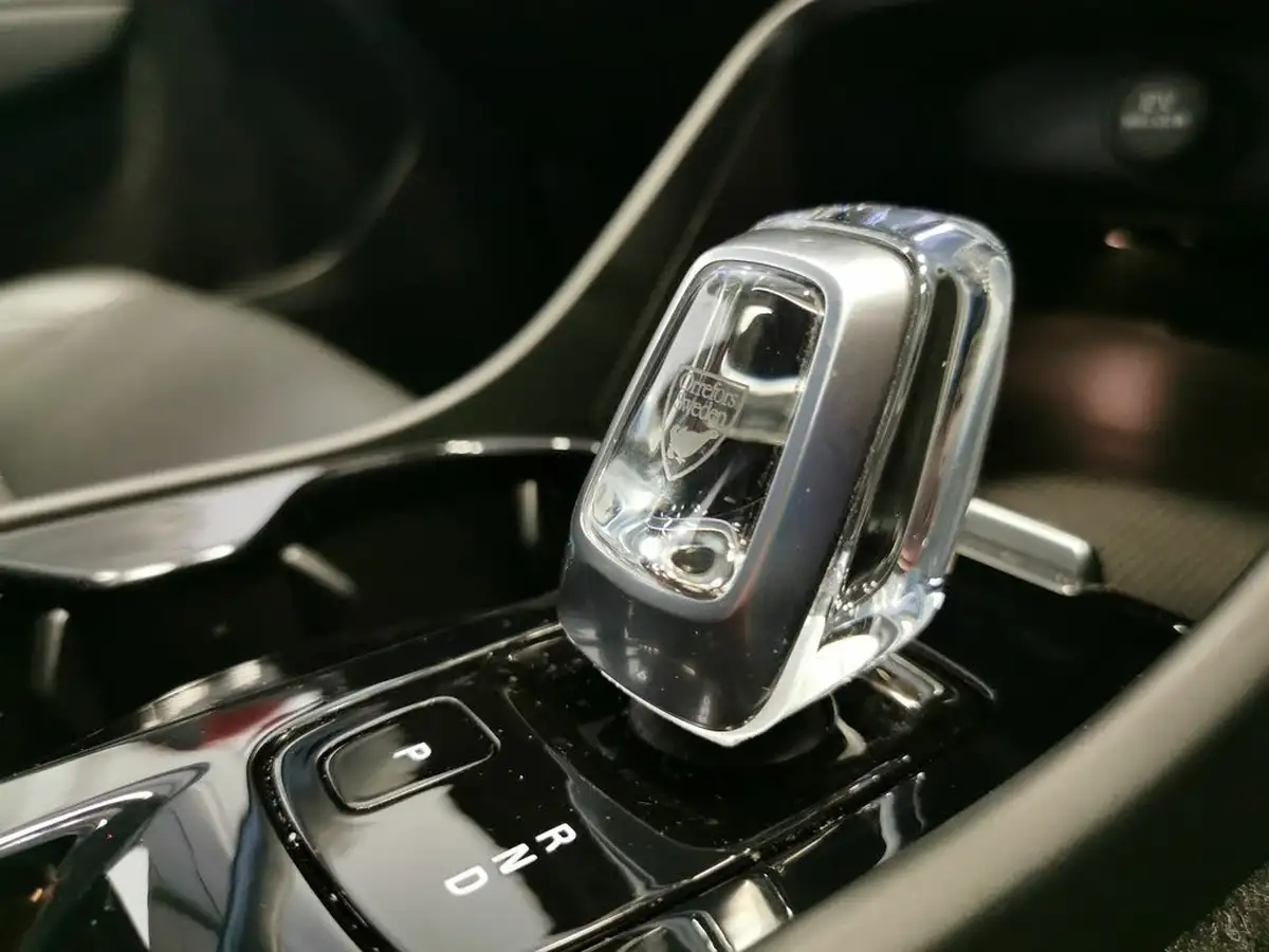 2021-volvo-xc40-15-t5-inscription-262bhp-big-28