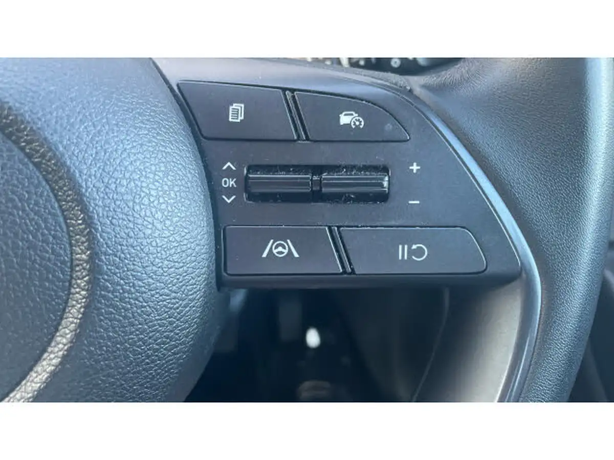2023-hyundai-i20-10-t-gdi-se-connect-eclutch-imt-big-27