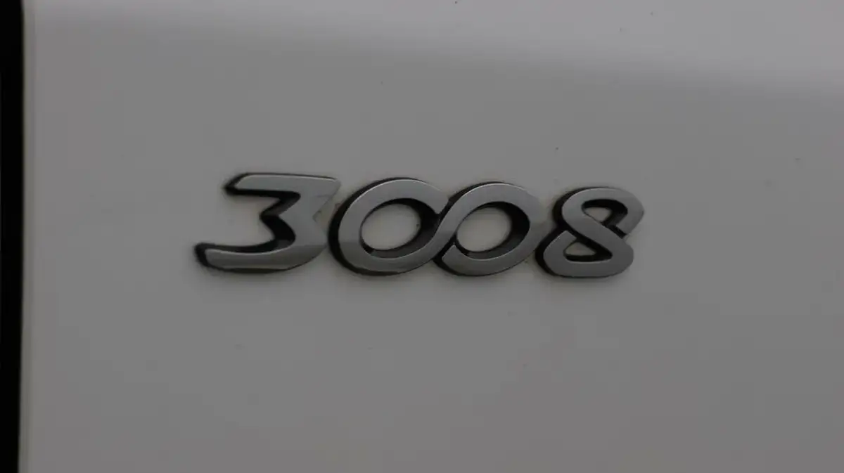 2020-peugeot-3008-suv-12-puretech-gt-line-eat8-big-23