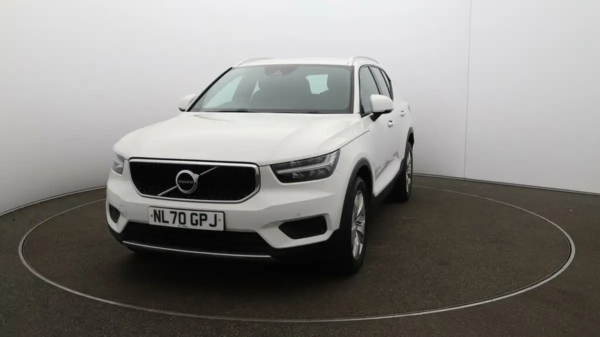 2020-volvo-xc40-20-b4-momentum-big-30