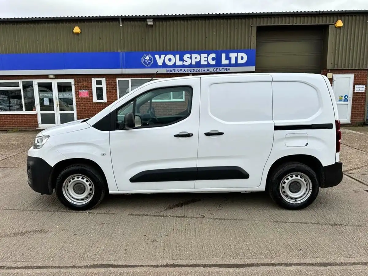 2020-citroen-berlingo-15bluehdi-650-x-panel-big-5