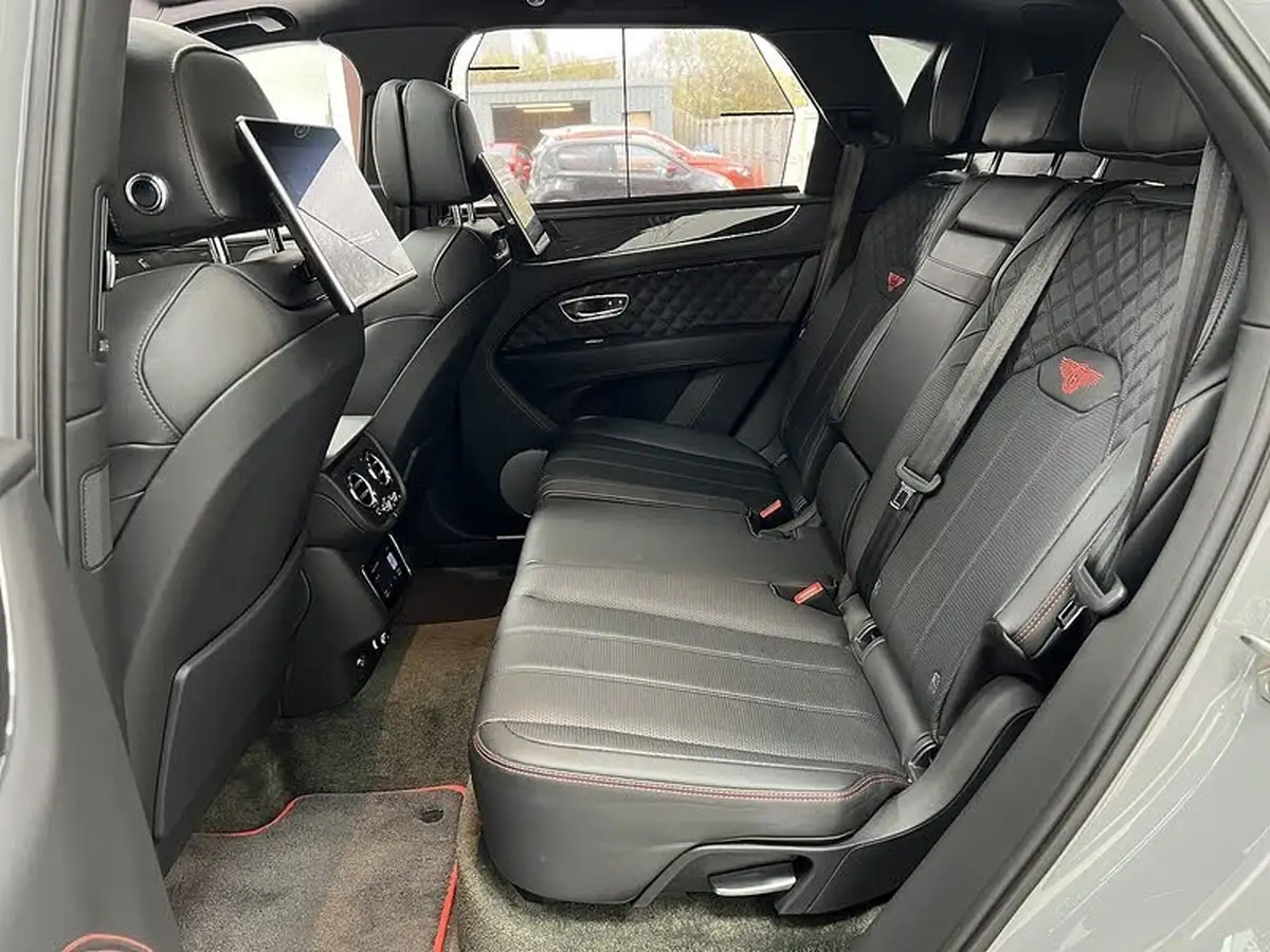 2023-bentley-bentayga-40-v8-s-big-24