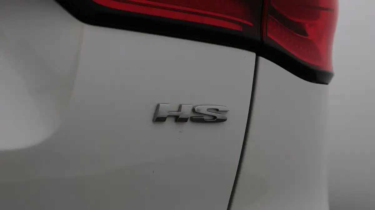 2022-mg-hs-15t-gdi-exclusive-162ps-big-22