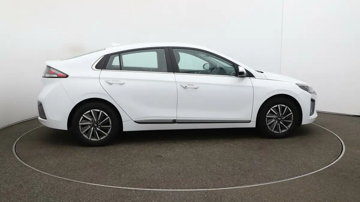 2022-hyundai-ioniq-e-premium-electric-big-8