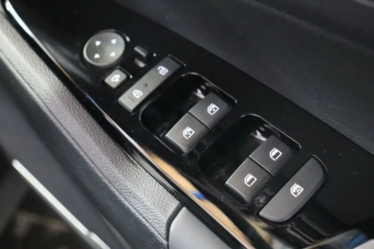 2023-kia-sportage-16-t-gdi-3-226bhp-hev-auto-big-29