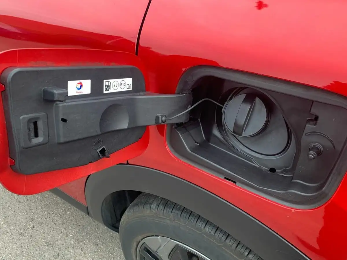 2022-citroen-c4-12-puretech-sense-big-41