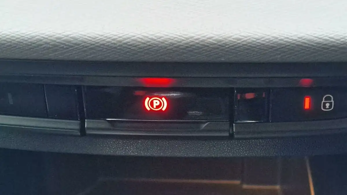 2014-citroen-grand-c4-picasso-16e-hdi-vtr-115ps-big-16