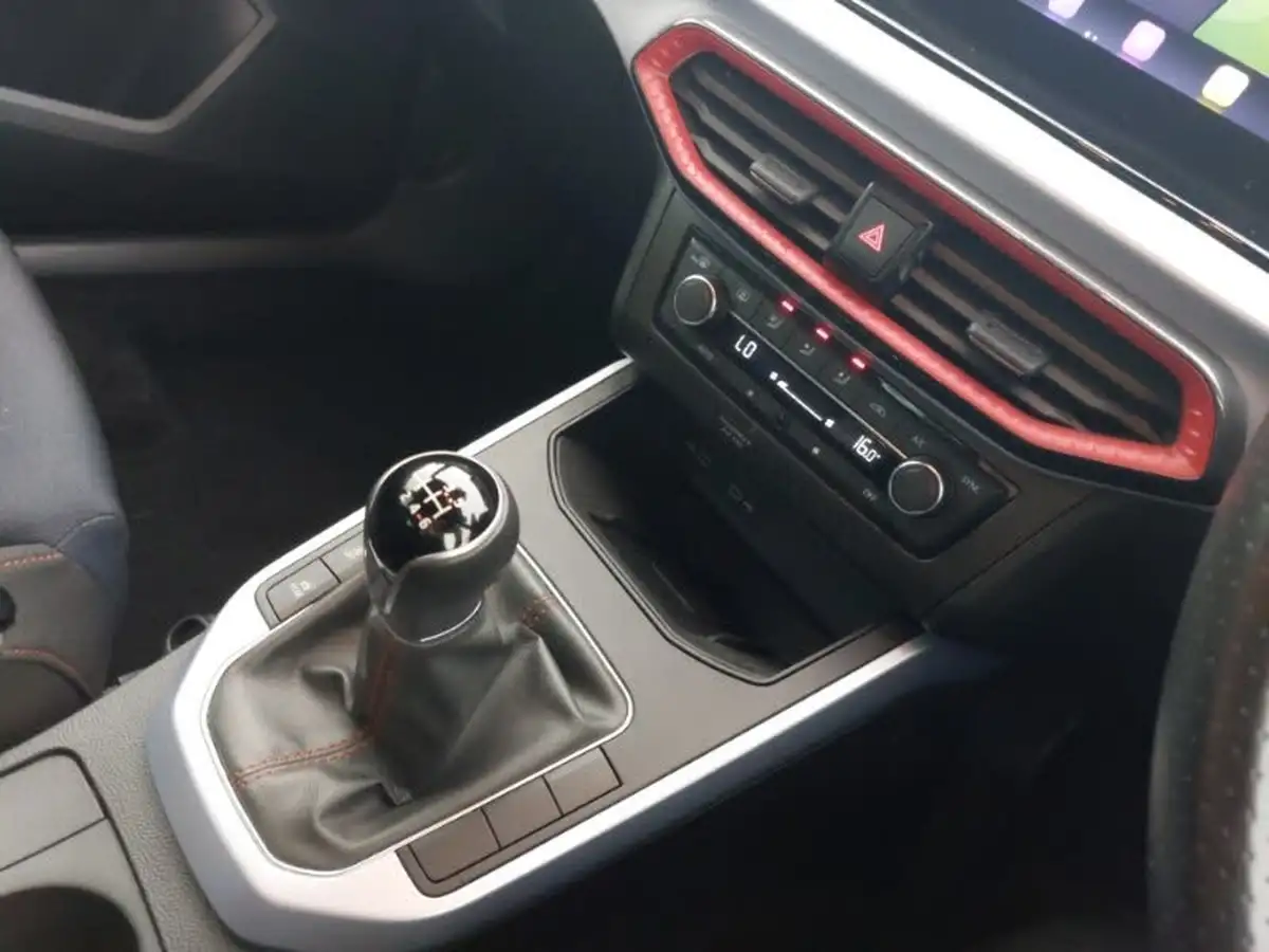 2022-seat-arona-10-tsi-fr-big-12