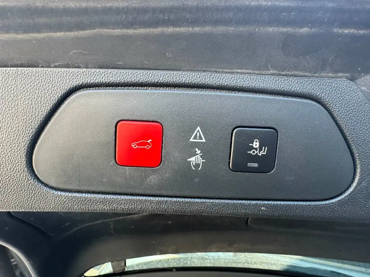 2019-vauxhall-grandland-x-15td-elite-nav-ss-blueinjection-big-11