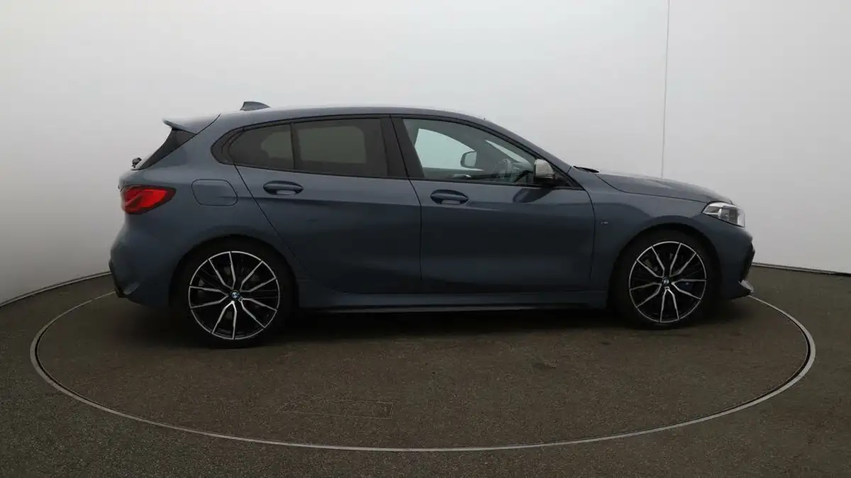 2021-bmw-1-series-20-m135i-xdrive-big-8