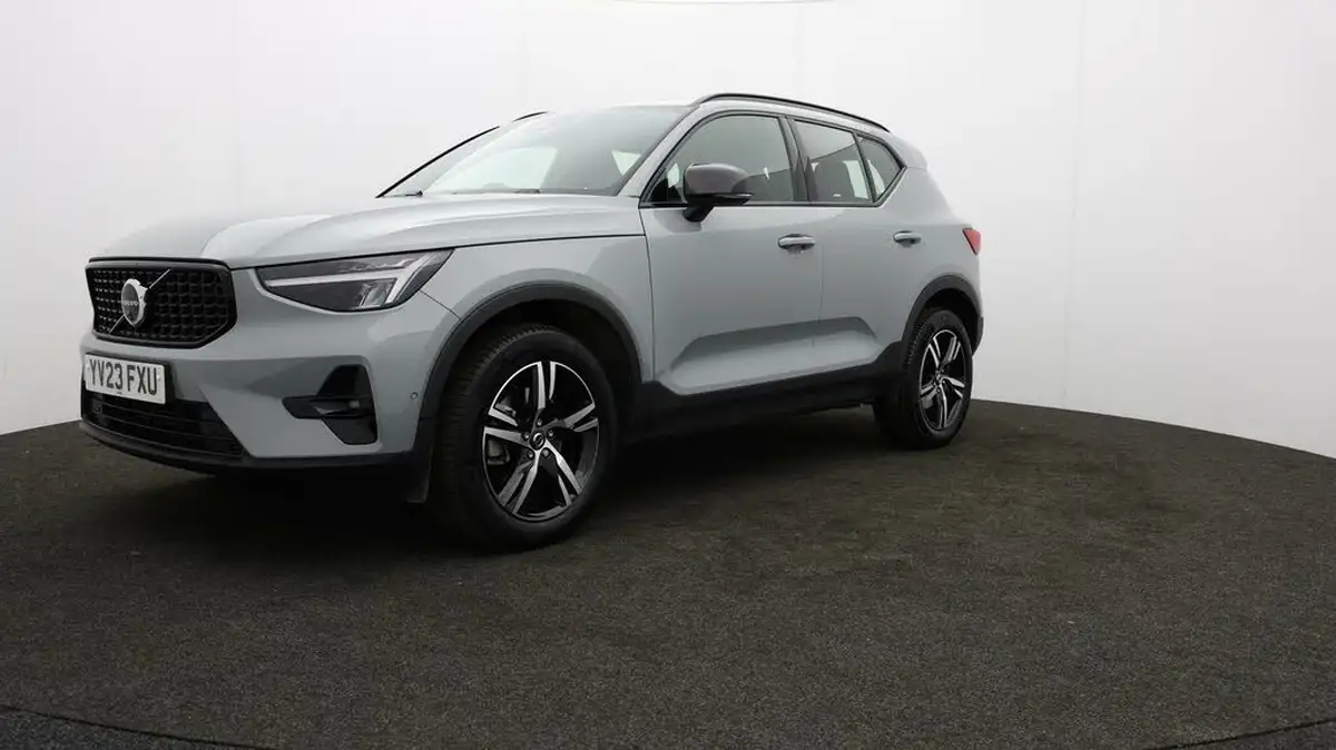 2023-volvo-xc40-20-b3-plus-big-58