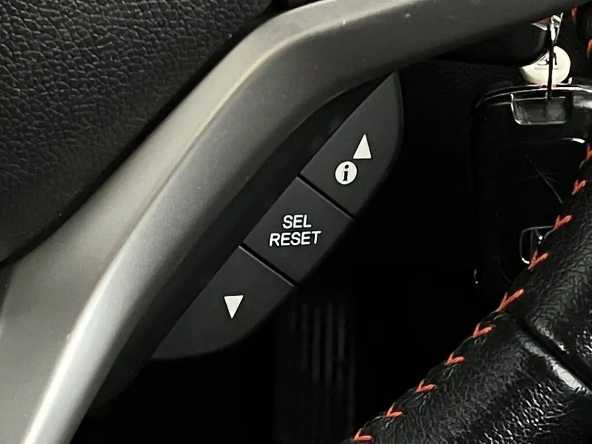 2019-honda-jazz-15-i-vtec-sport-cvt-big-36