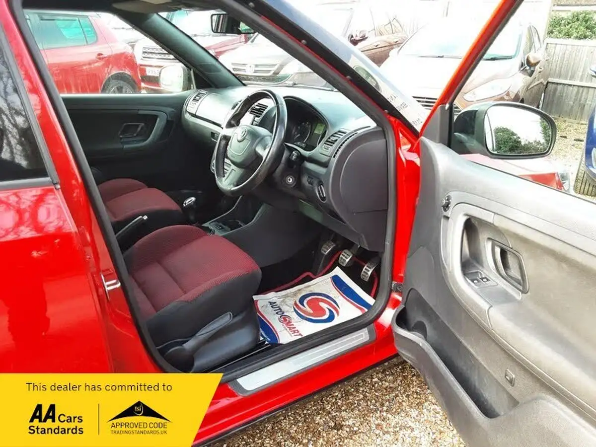 2011-skoda-fabia-12-monte-carlo-tsi-105bhp-1197cc-big-10