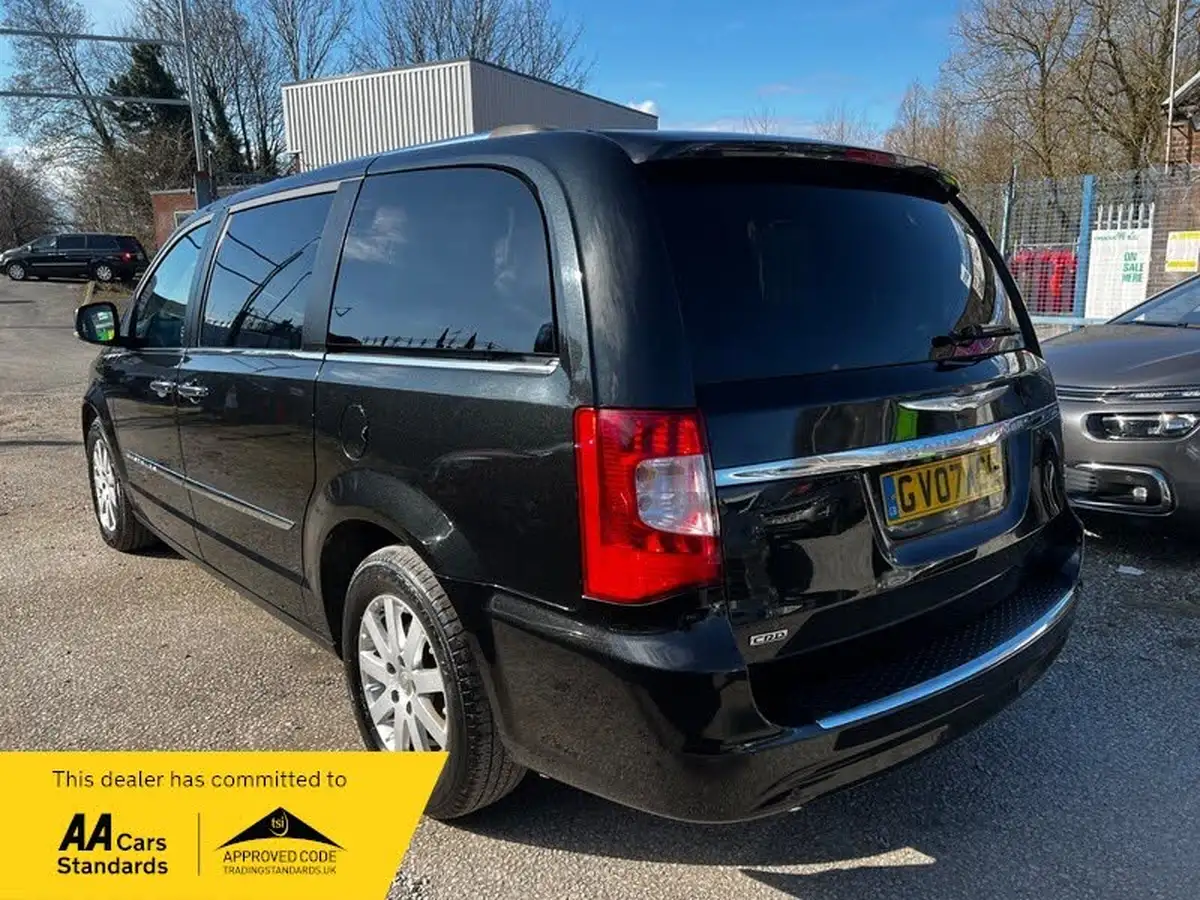 2014-chrysler-grand-voyager-28td-limited-big-11
