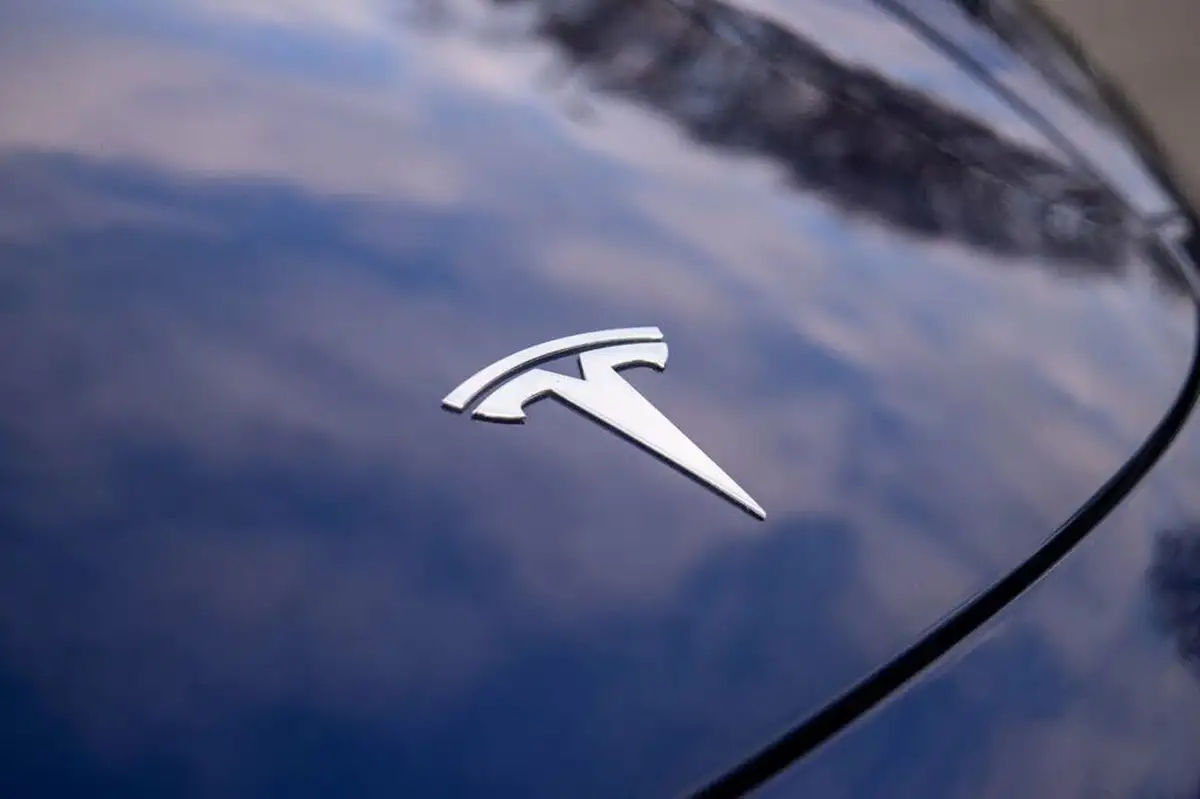 2020-tesla-model-3-e-long-range-big-29