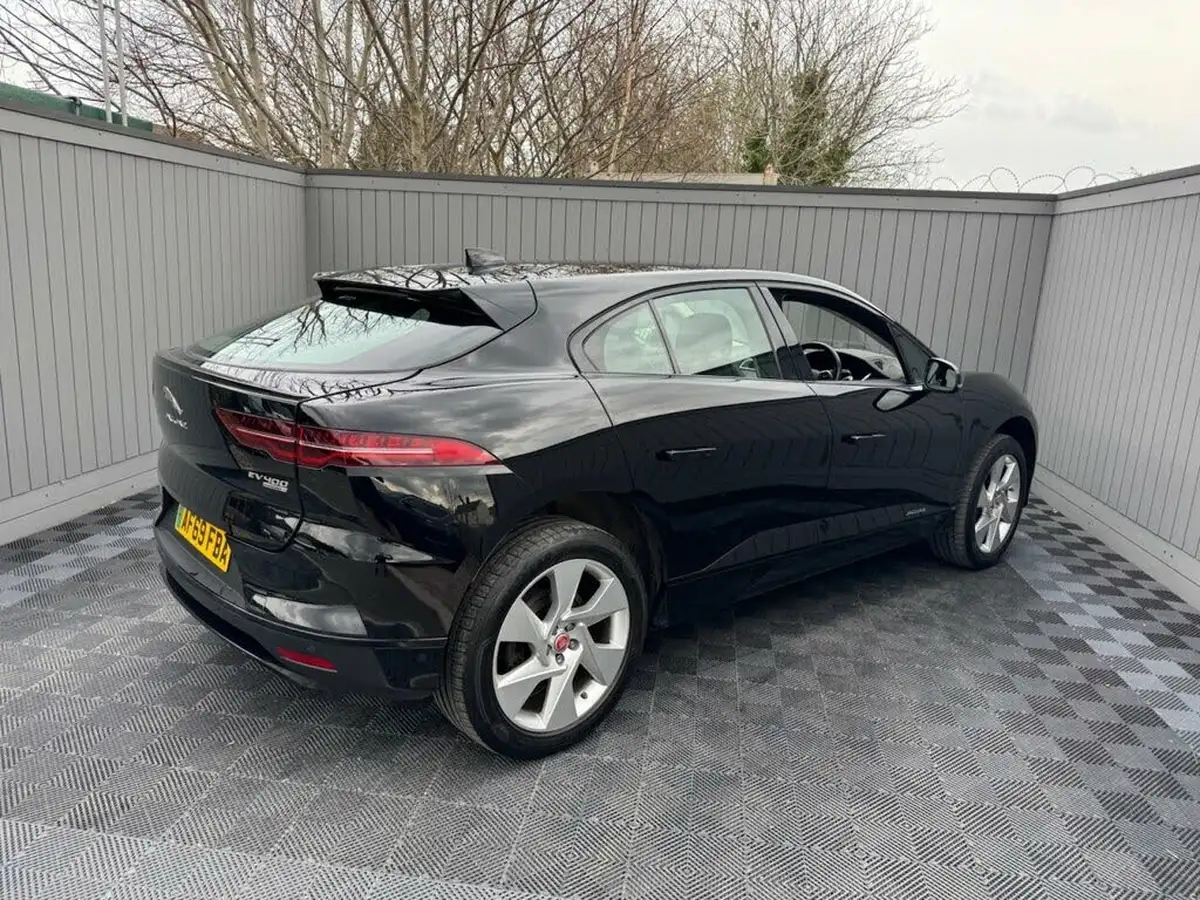 2019-jaguar-i-pace-ev400-se-big-9