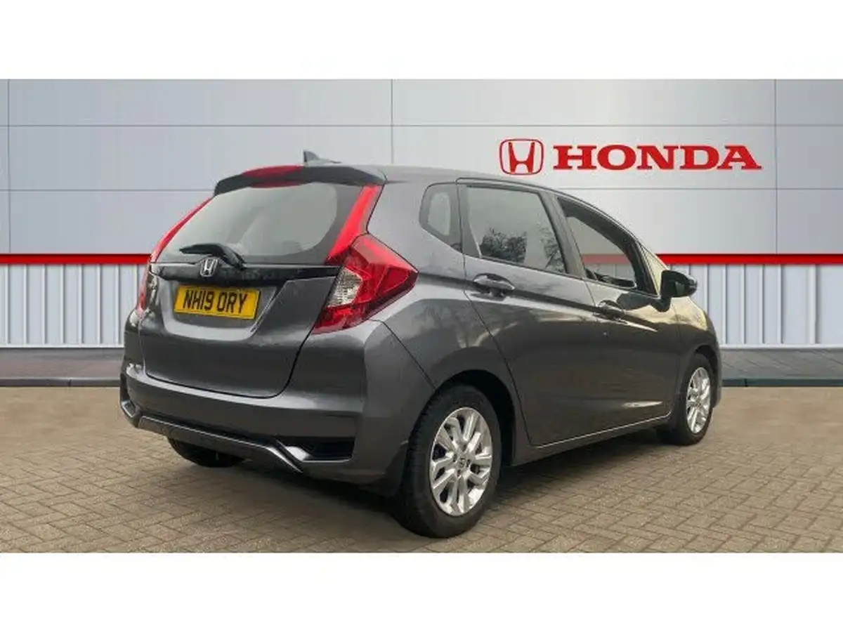2019-honda-jazz-13-i-vtec-se-cvt-big-11