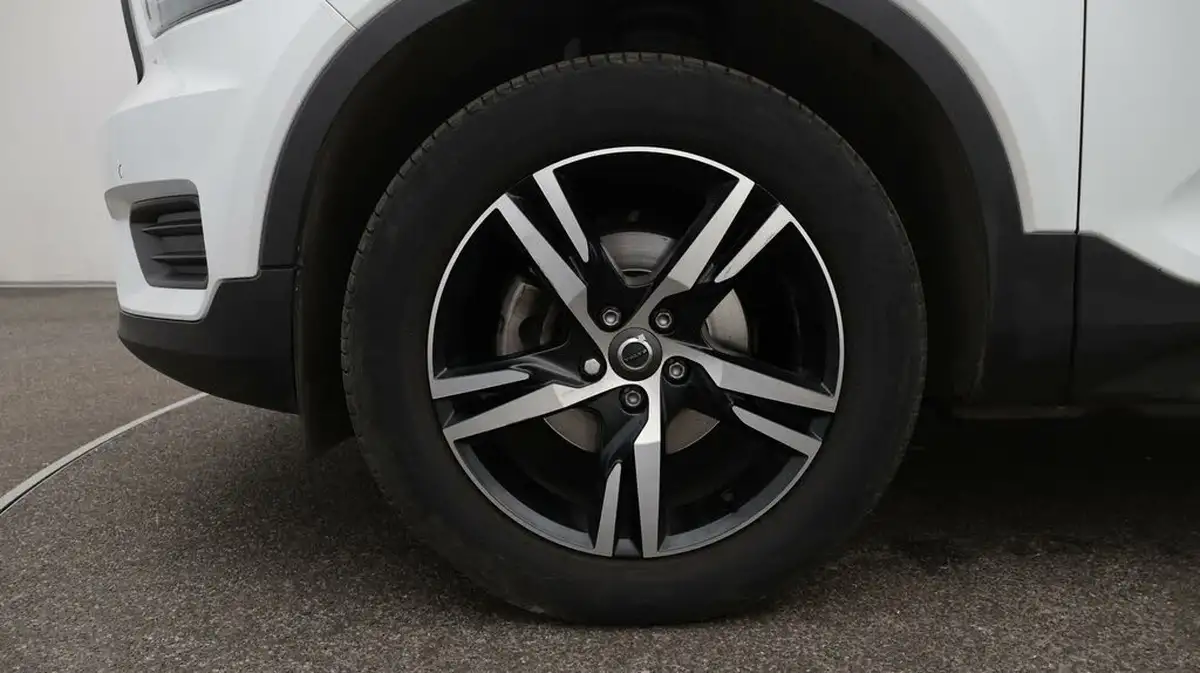 2022-volvo-xc40-15-t3-r-design-auto-big-17