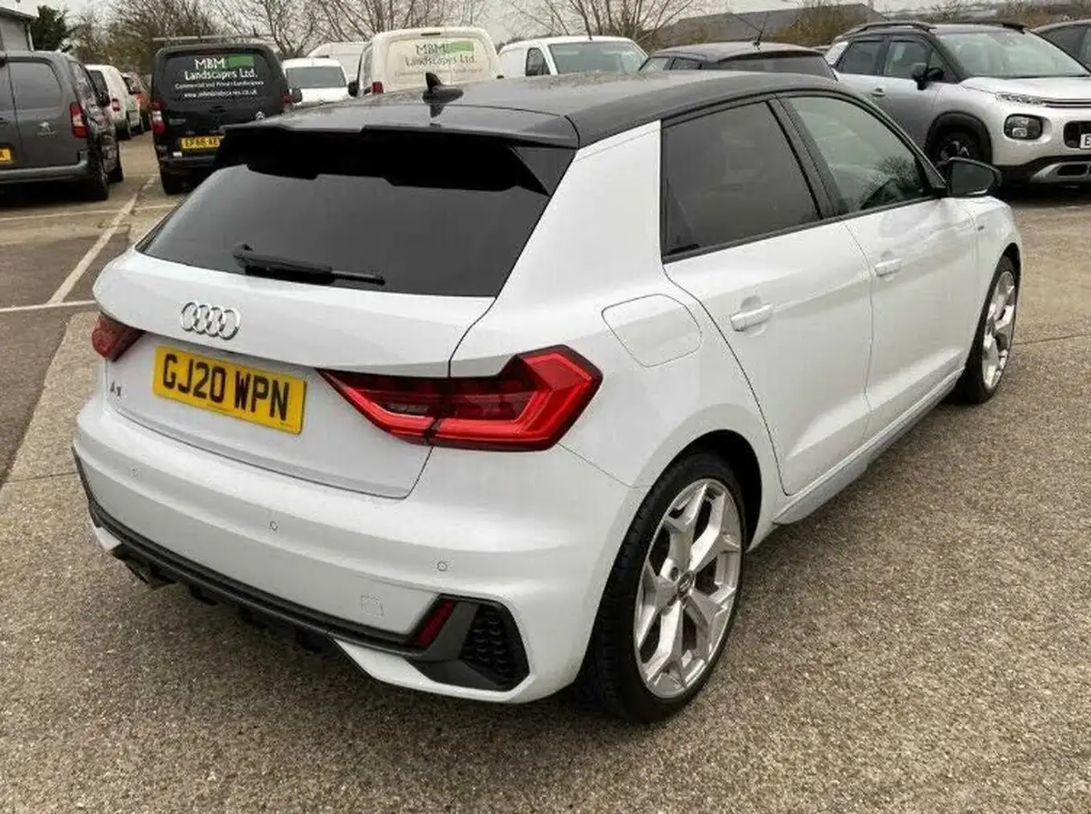 2020-audi-a1-20-40-tfsi-s-line-competition-big-2