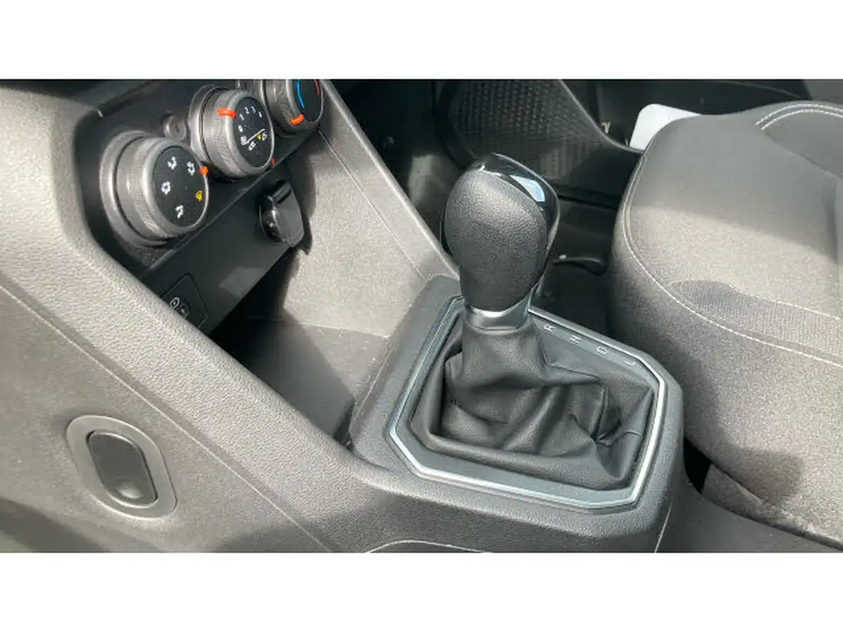 2022-dacia-sandero-10-tce-comfort-90bhp-cvt-big-12