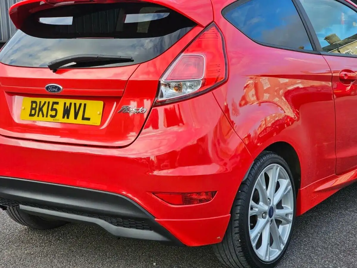 2015-ford-fiesta-16tdci-zetec-s-big-30