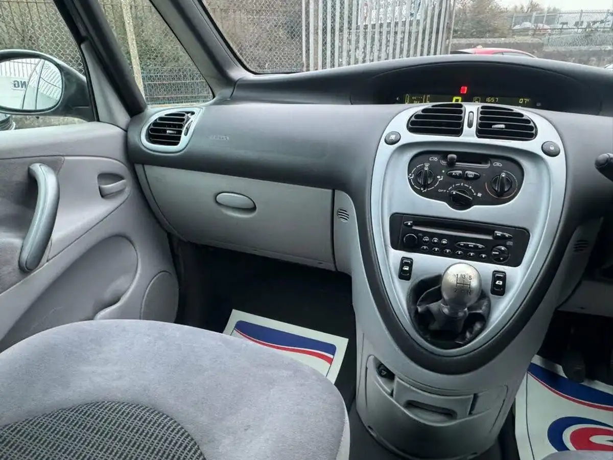 2007-citroen-xsara-picasso-16-vtx-big-12